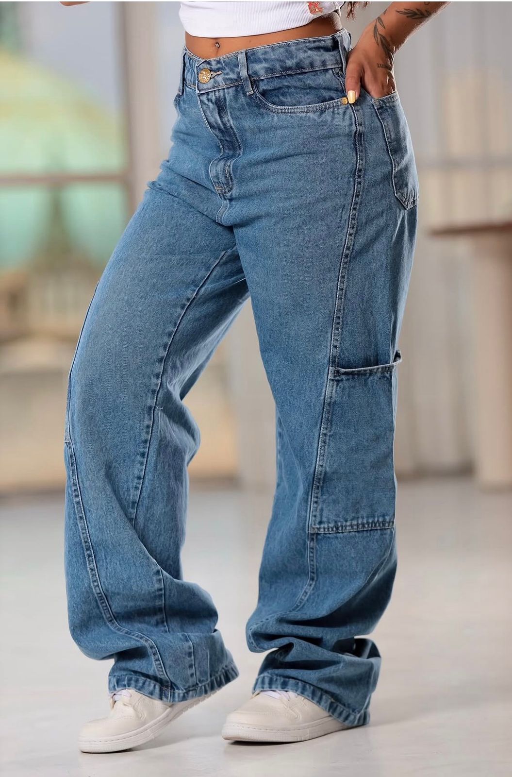 WhatsApp Image 2026-05-15 at 15.59.46 Calça Jeans Cargo Wide Leg - Faixa Rosa - Imagem 1
