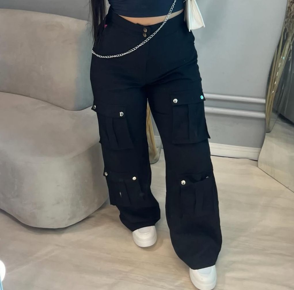 WhatsApp Image 2026-05-15 at 17.09.04 Calça Cargo Wide Leg - Alfaiataria Premium - Imagem 1